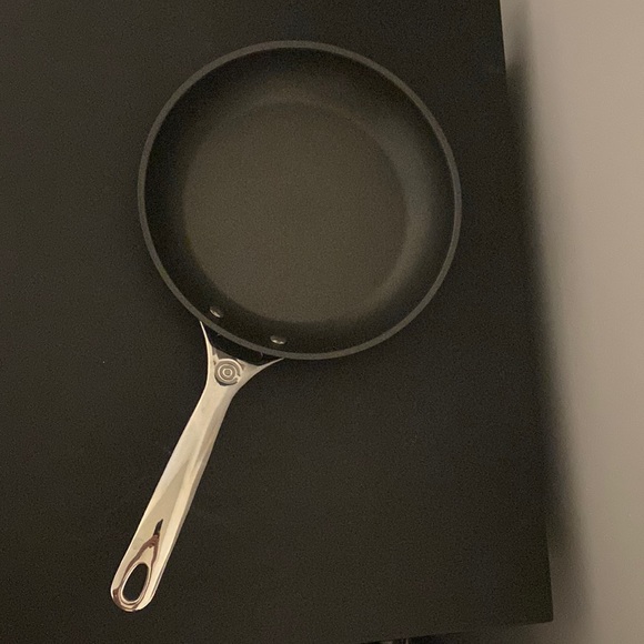 FREE SHIP - Le Creuset Toughened Nonstick Pro Fry Pan (24 cm) - Picture 5 of 7